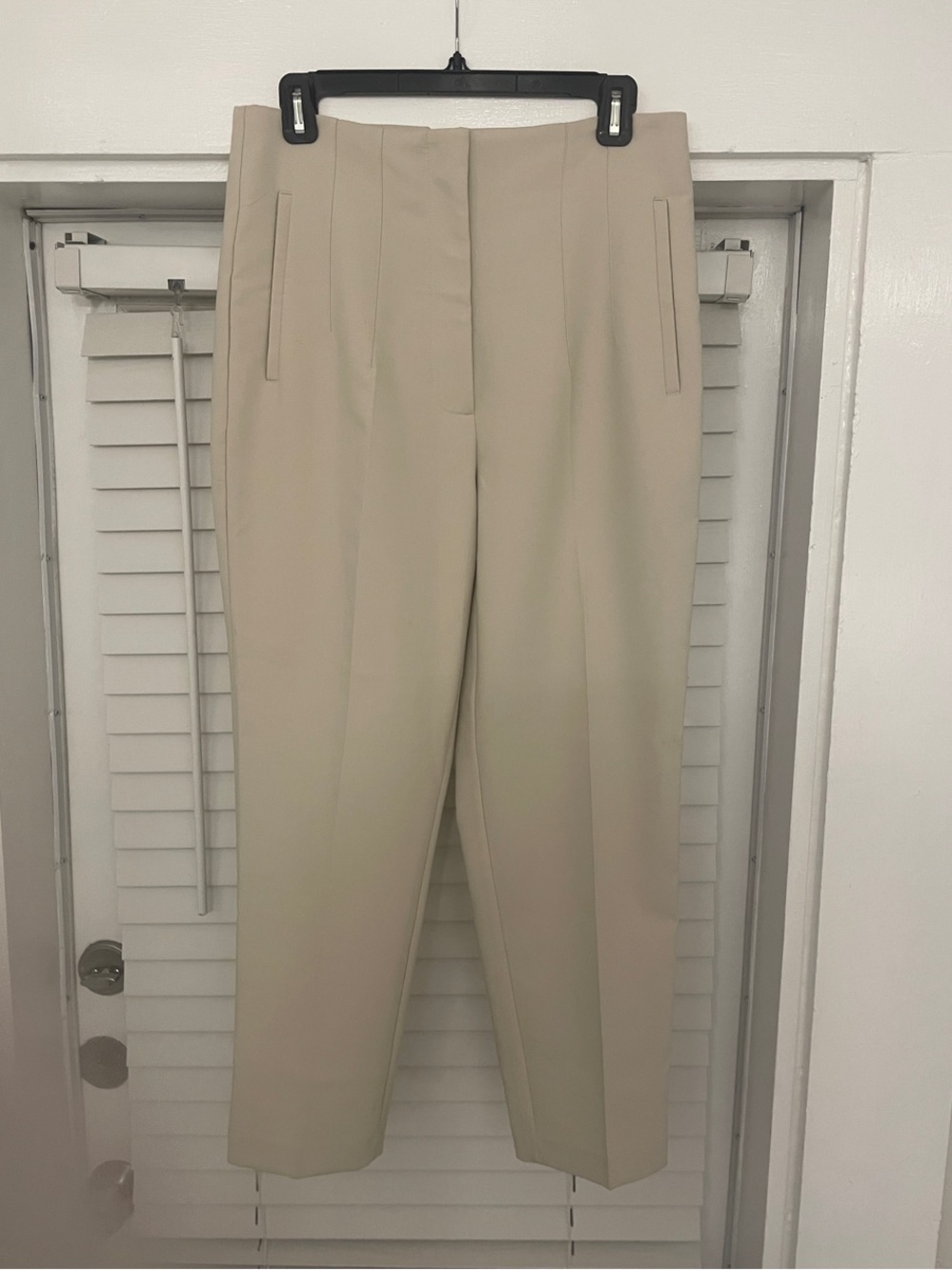 ZARA- HIGH-WAISTED CROPPED PANTS IN BEIGE- LARGE